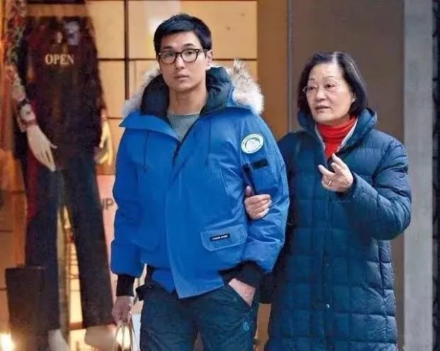 前视帝狮子大开口要求涨薪至500万疑遭黑,面临中年危机不敢妄动 前视帝狮子大开口要求涨薪至500万疑遭黑,面临中年危机不敢妄动