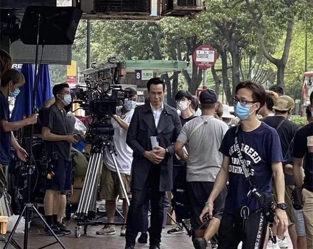 前视帝狮子大开口要求涨薪至500万疑遭黑,面临中年危机不敢妄动 前视帝狮子大开口要求涨薪至500万疑遭黑,面临中年危机不敢妄动