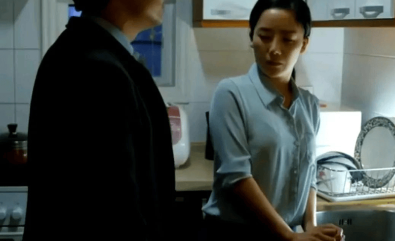 大尺度电影《热情的邻居》:美女遭受长期家暴,与邻居小帅暗生情愫 大尺度电影《热情的邻居》:美女遭受长期家暴,与邻居小帅暗生情愫