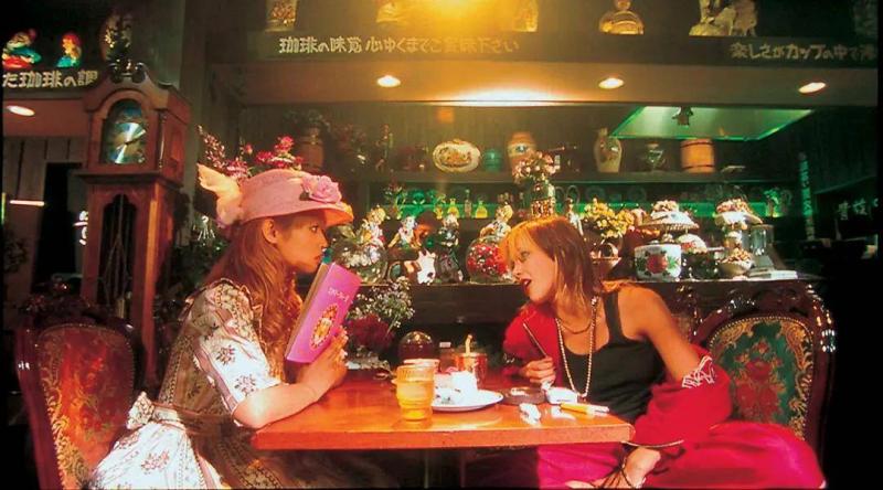 日本大尺度影片 ，《下妻物语》：洛丽塔与暴走族的碰撞，小城中绽放的独特友谊之花