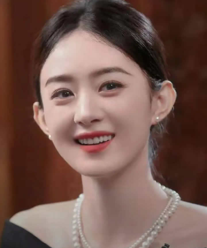 冯绍峰好友曝赵丽颖现状:离婚带娃的女人,根本不敢轻易恋爱