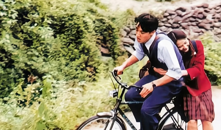 韩国伦理片《青春》:爱情与成长的交织,揭秘青春最痛的领悟