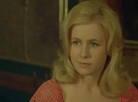 瑞典大尺度影片推荐！《嫩草的香味》：欲望边缘，情感纠葛下的爱欲探索