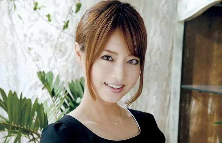 吉泽明步好漂亮，勾起多少男生回忆，青春启蒙导师