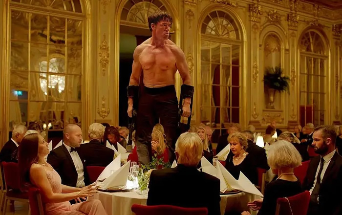 瑞典大尺度喜剧片《方形》：艺术展馆的理想之梦破碎，现实困境下人性善恶被无情揭开