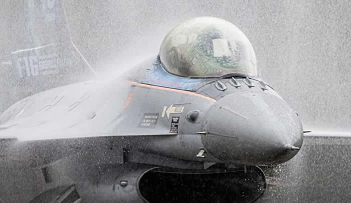 UFO追击客机希腊F-16战斗机紧急起飞拦截